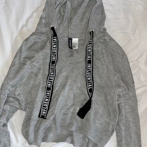 GRAY CROPPED HOODIE